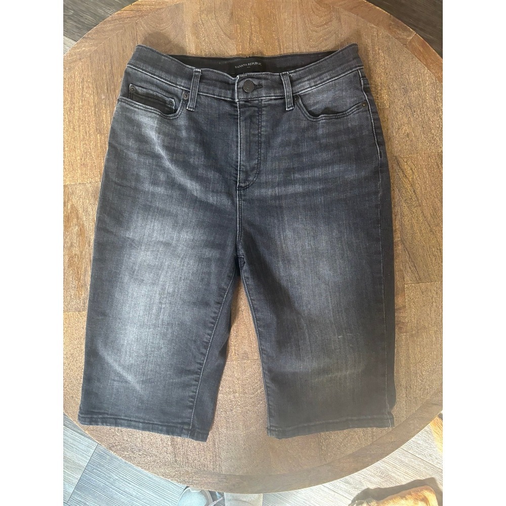 Banana Republic Denim Shorts. Size‎ 4